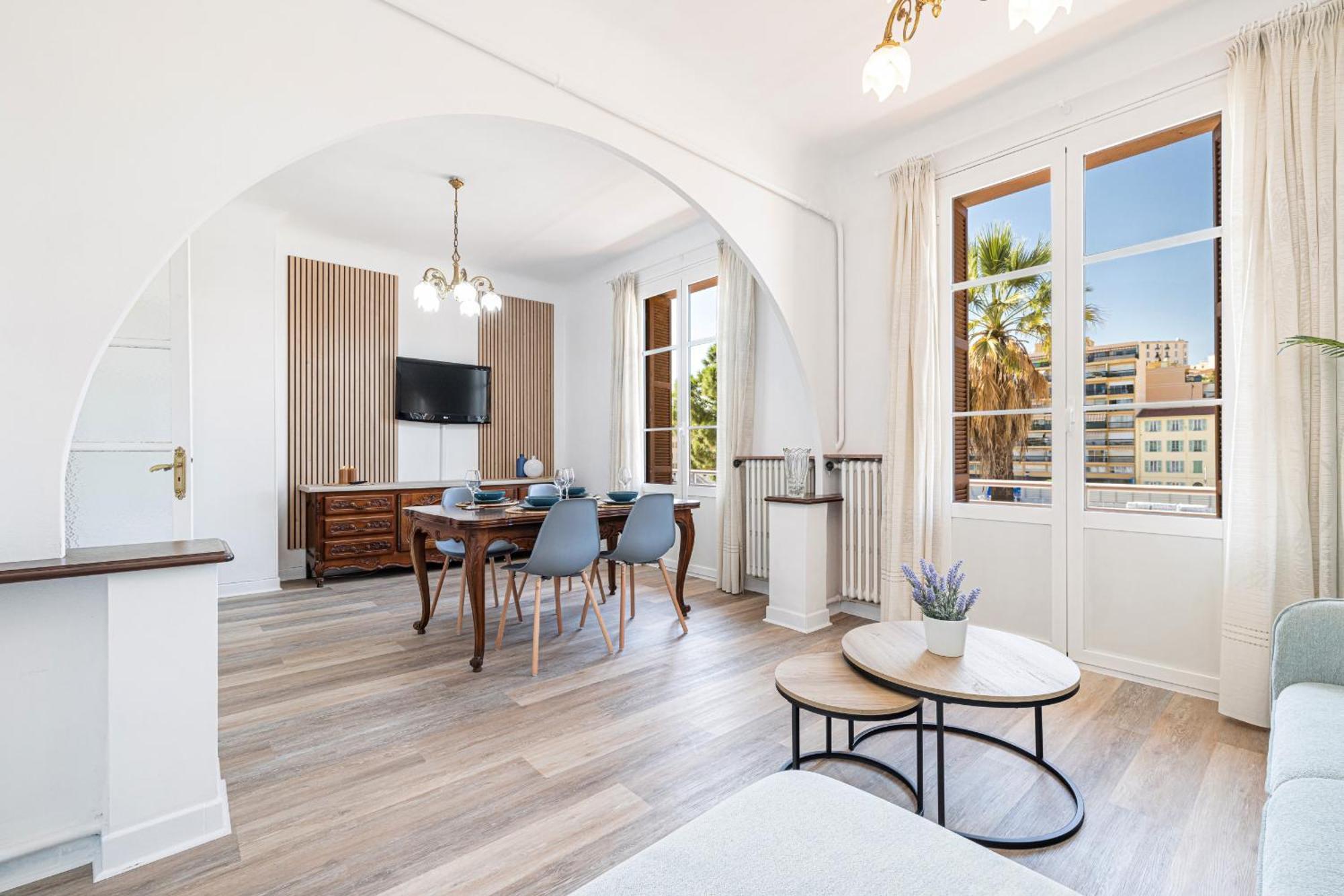 Large 2 Bdr & Garage Appartamento Nizza