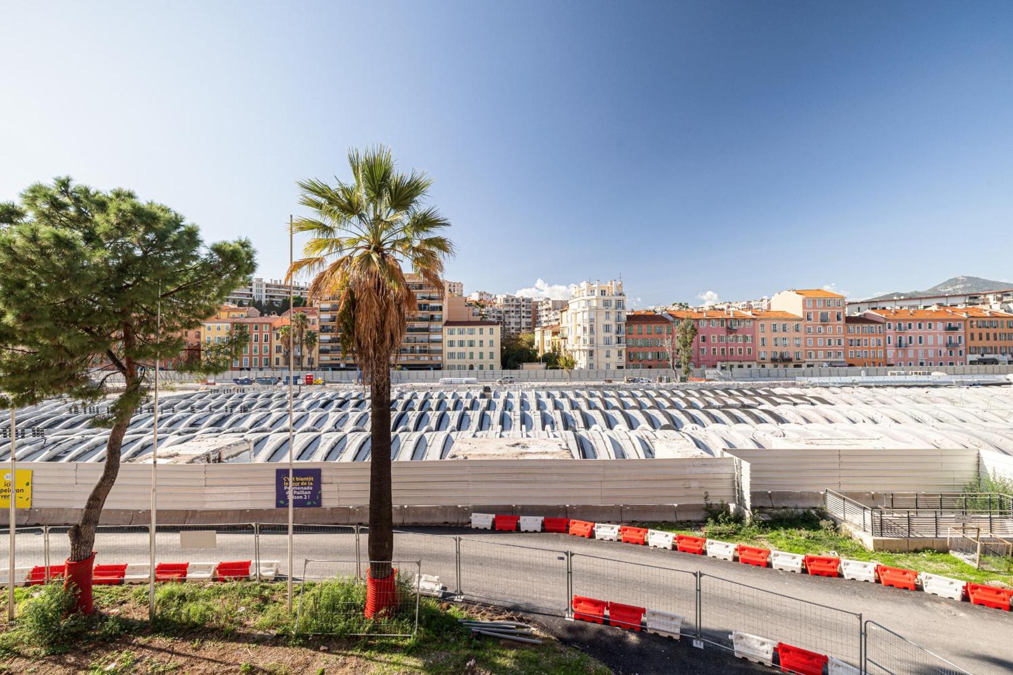 Large 2 Bdr & Garage Appartamento
